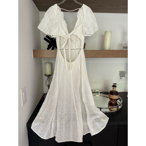 Finders Keepers Sundays Dress in White - Picture 5 of 8